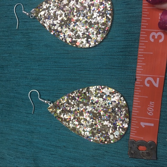 Gold Glitter Earrings! - Picture 5 of 7